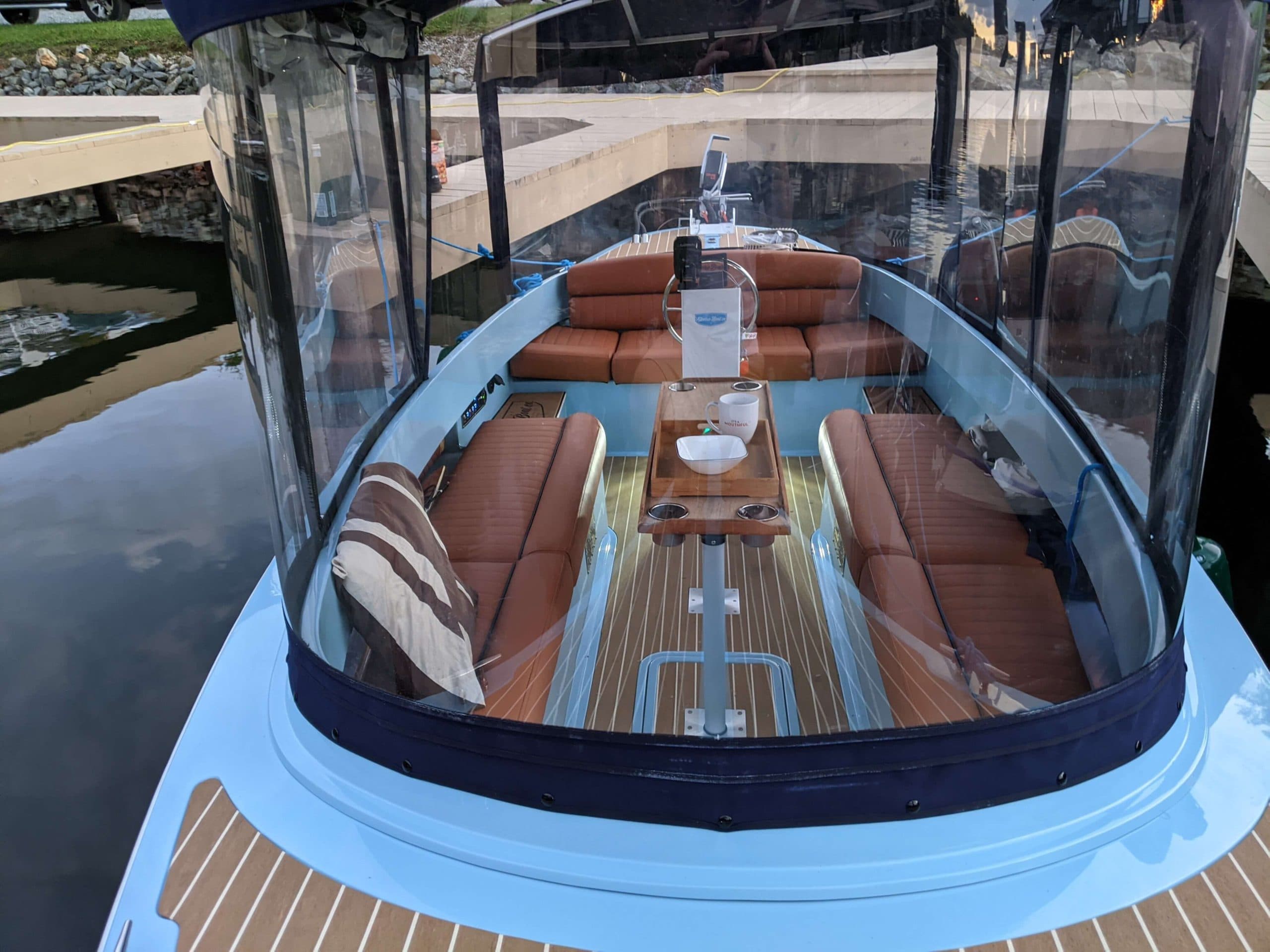 Vision Marine Technologies Fantail 217